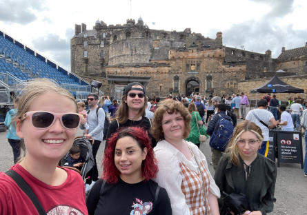 An image of students in the study abroad program to Edinburgh and Britain