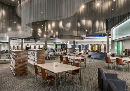 Image of the interior of the library at Scottsdale Community College